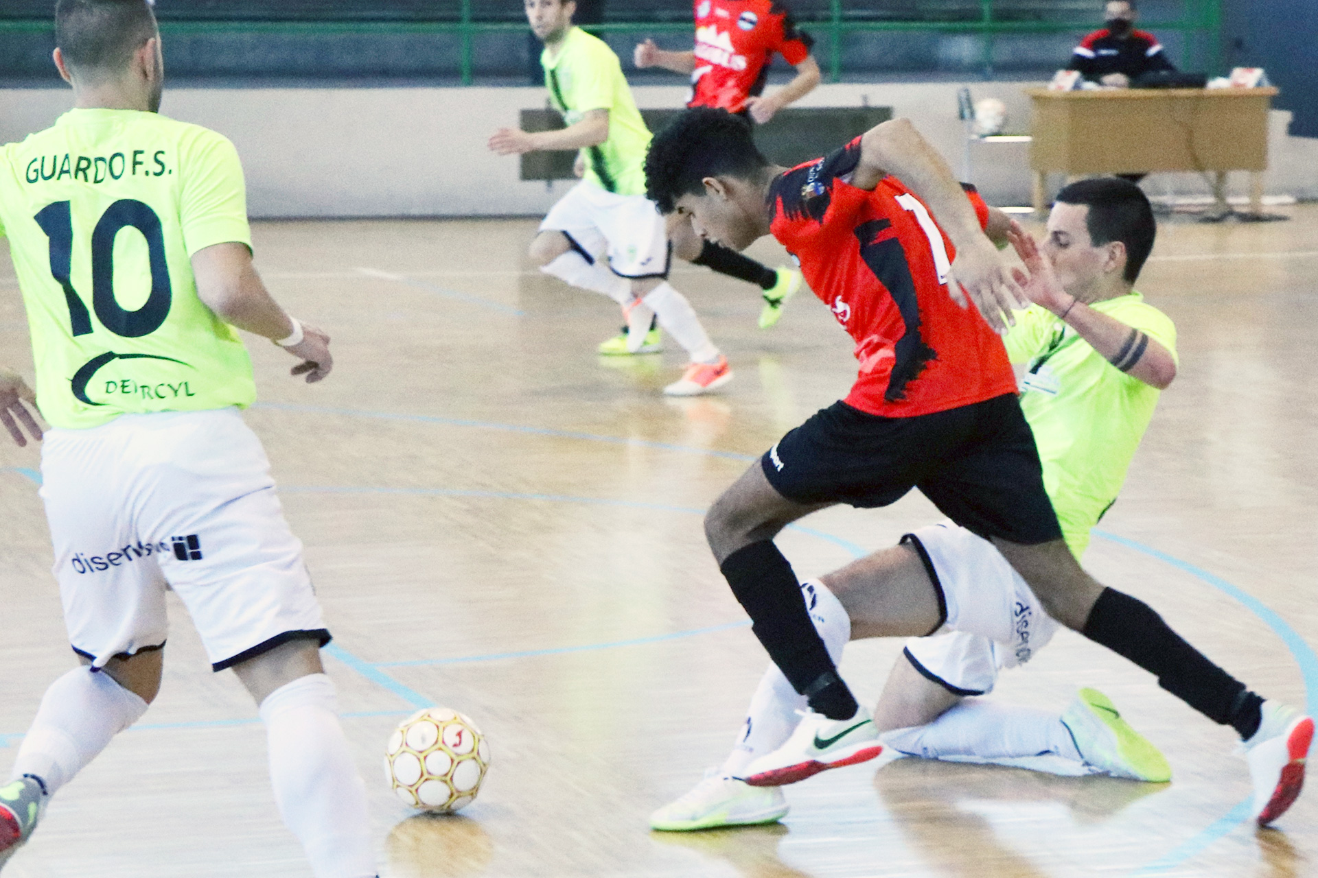 Punto sobre la bocina para el Segosala en su éxodo a Cuéllar