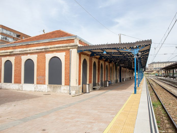 Antigua estación de trenes de la línea convencional de ferrocarril en la capital segoviana. / Nerea Llorente