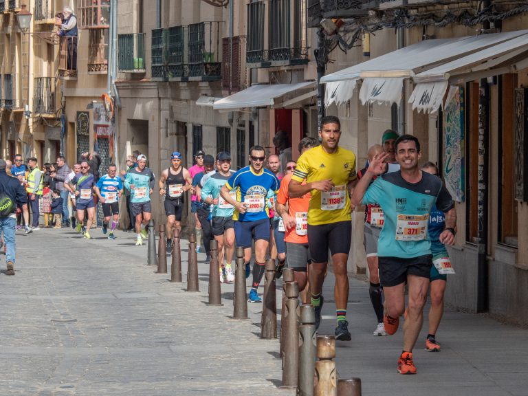 Disfrutar de Segovia sufriendo: más fotografías de la media maratón
