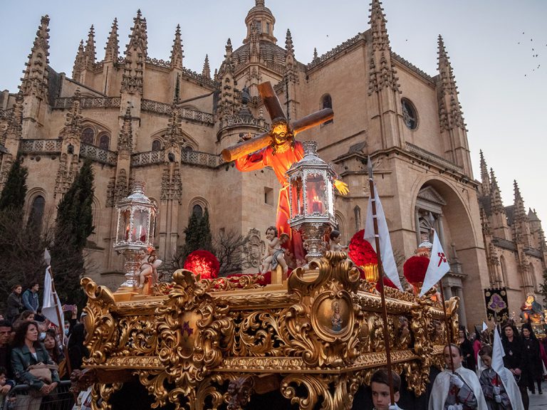 La Procesión de los Pasos en Segovia, en imágenes