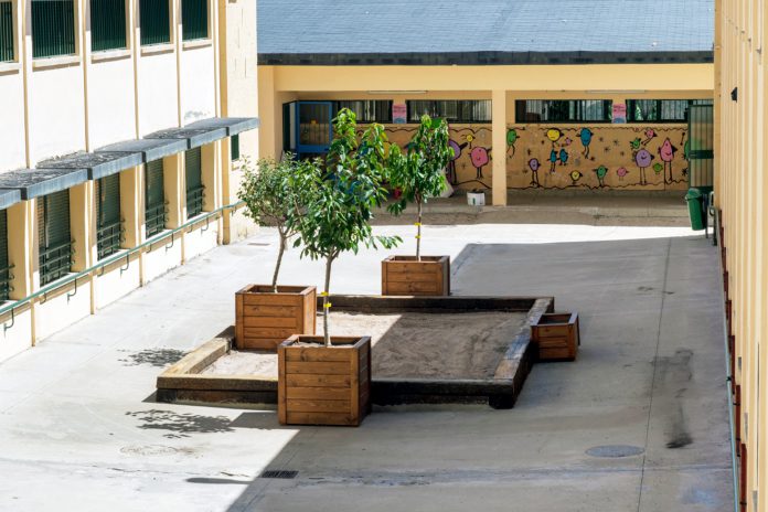 Patio escolar del centro de Educación Infantil y Primaria Fray Juan de la Cruz, en la capital segoviana. / KAMARERO Patio escolar del centro de Educación Infantil y Primaria Fray Juan de la Cruz, en la capital segoviana. / KAMARERO