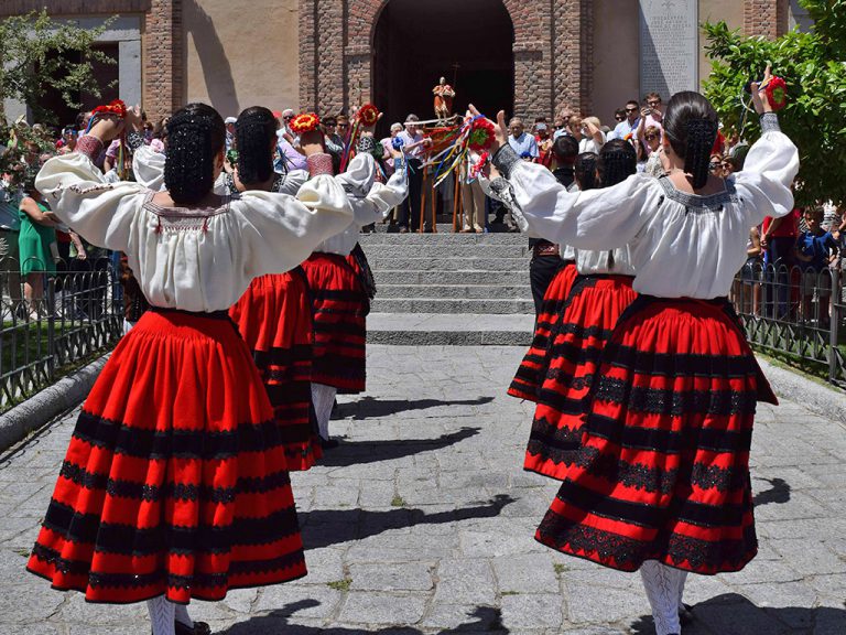 Fiestas en honor a San Juan Bautista en Carbonero el Mayor