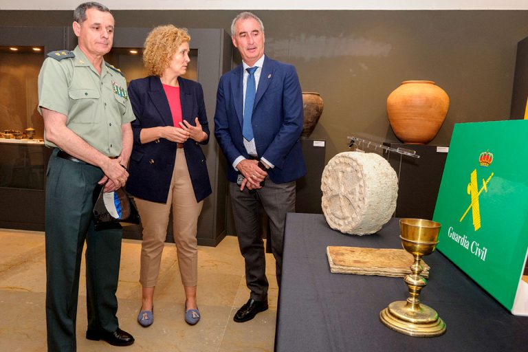 La Guardia Civil recupera tres piezas de patrimonio cultural