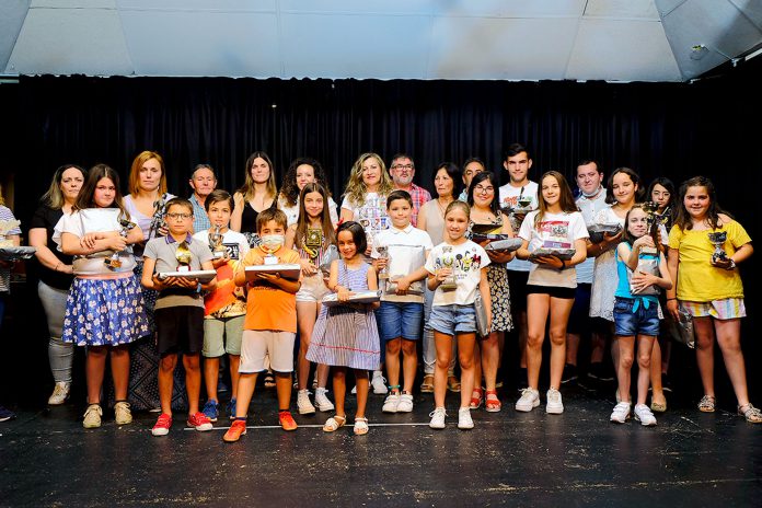 Durante la segunda jornada se entregaron los Premios ‘Platero’ de Poesía a los ganadores. /DIEGO GÓMEZ