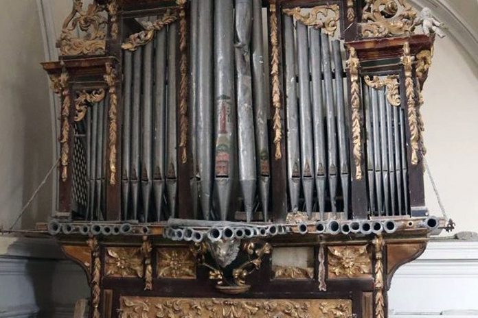 Imagen del órgano parroquial que los vecinos de Fuentesaúco quieren recuperar.