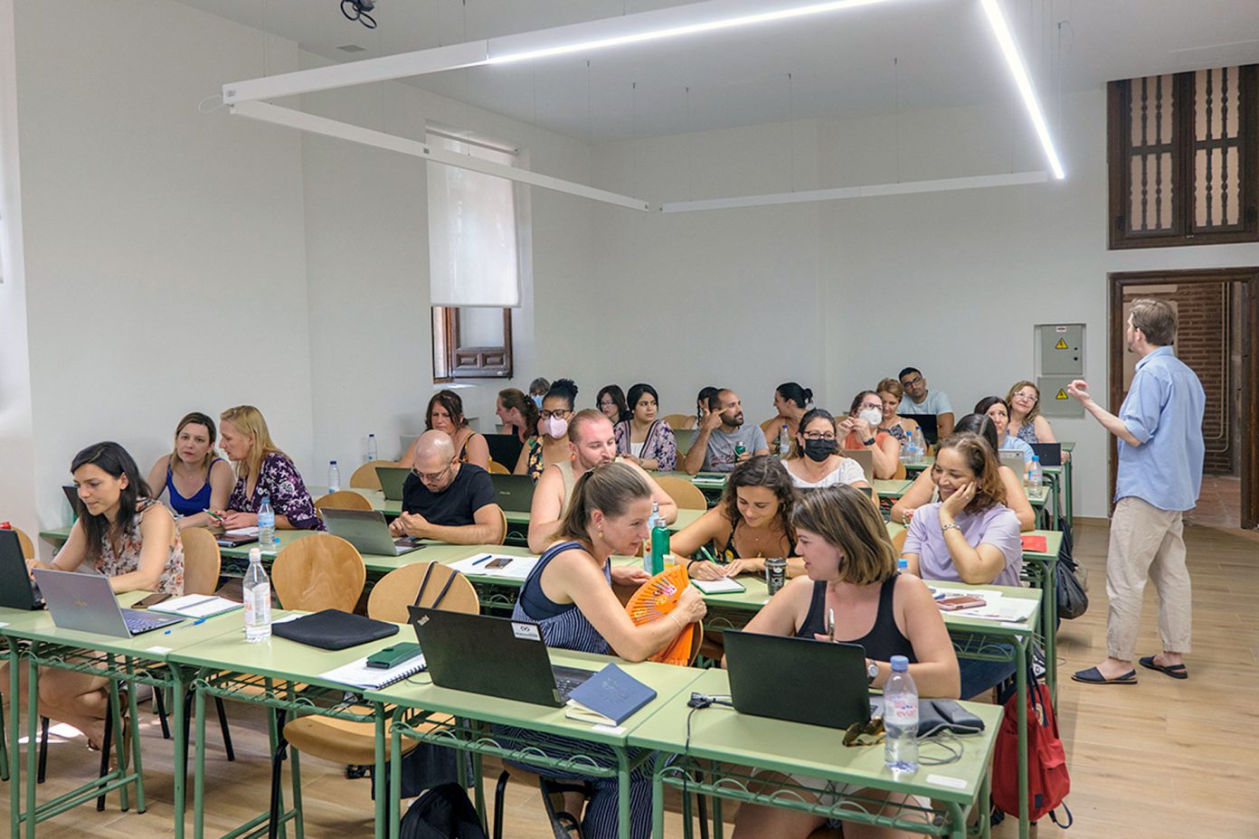 Profesores de español de todos los continentes se reúnen en la sede de