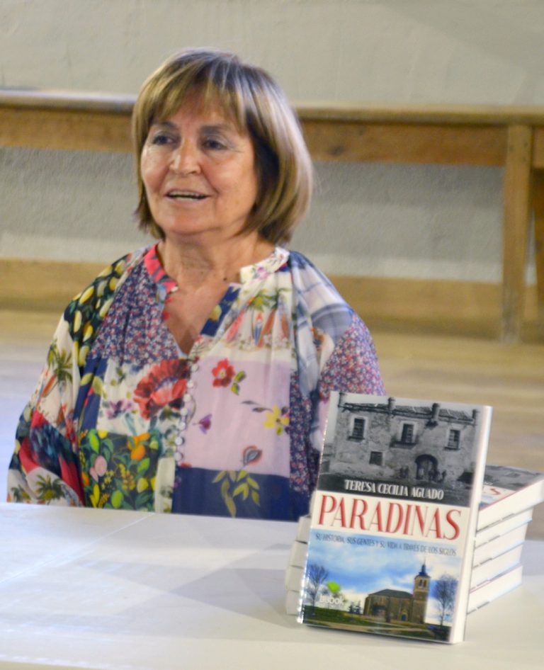 Teresa Cecilia Aguado presenta el libro sobre  la historia de Paradinas