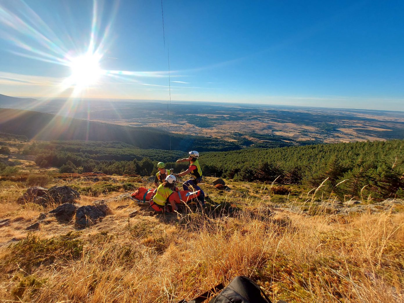 La Guardia Civil rescata a un parapentista herido en Arcones
