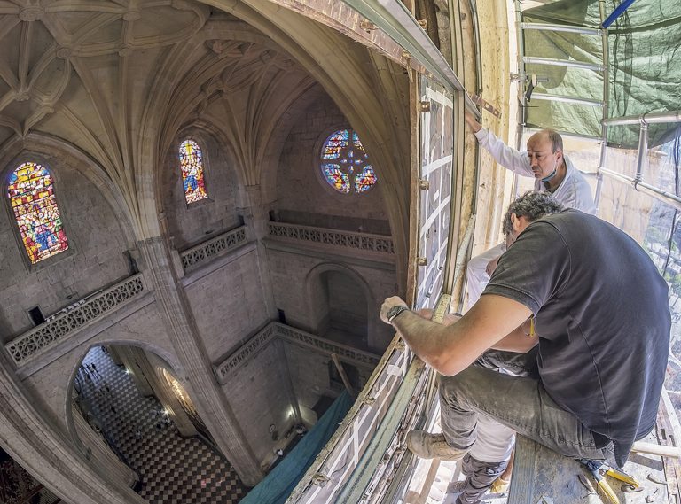 La restauración de vidrieras de la Catedral  se prolongará durante los próximos 15 años