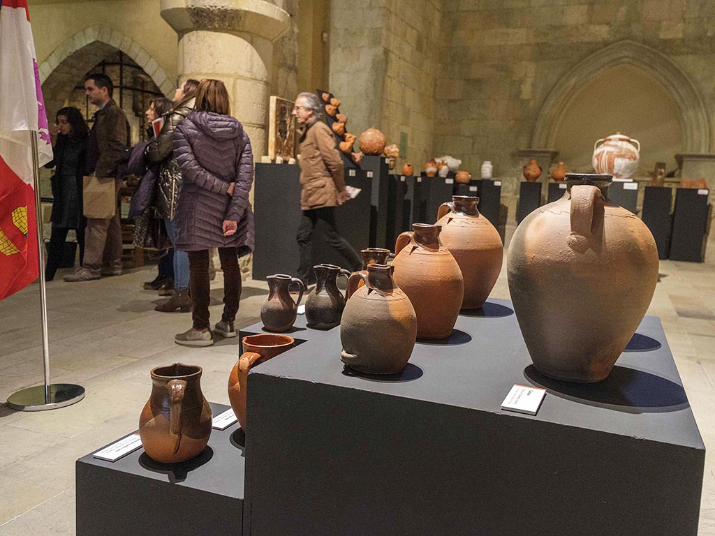 Exposición de cerámica tradicional.