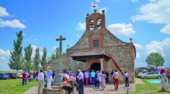 Los vecinos de Abades en la romería de la Virgen de los Remedios. Miguel Ángel Fernández.