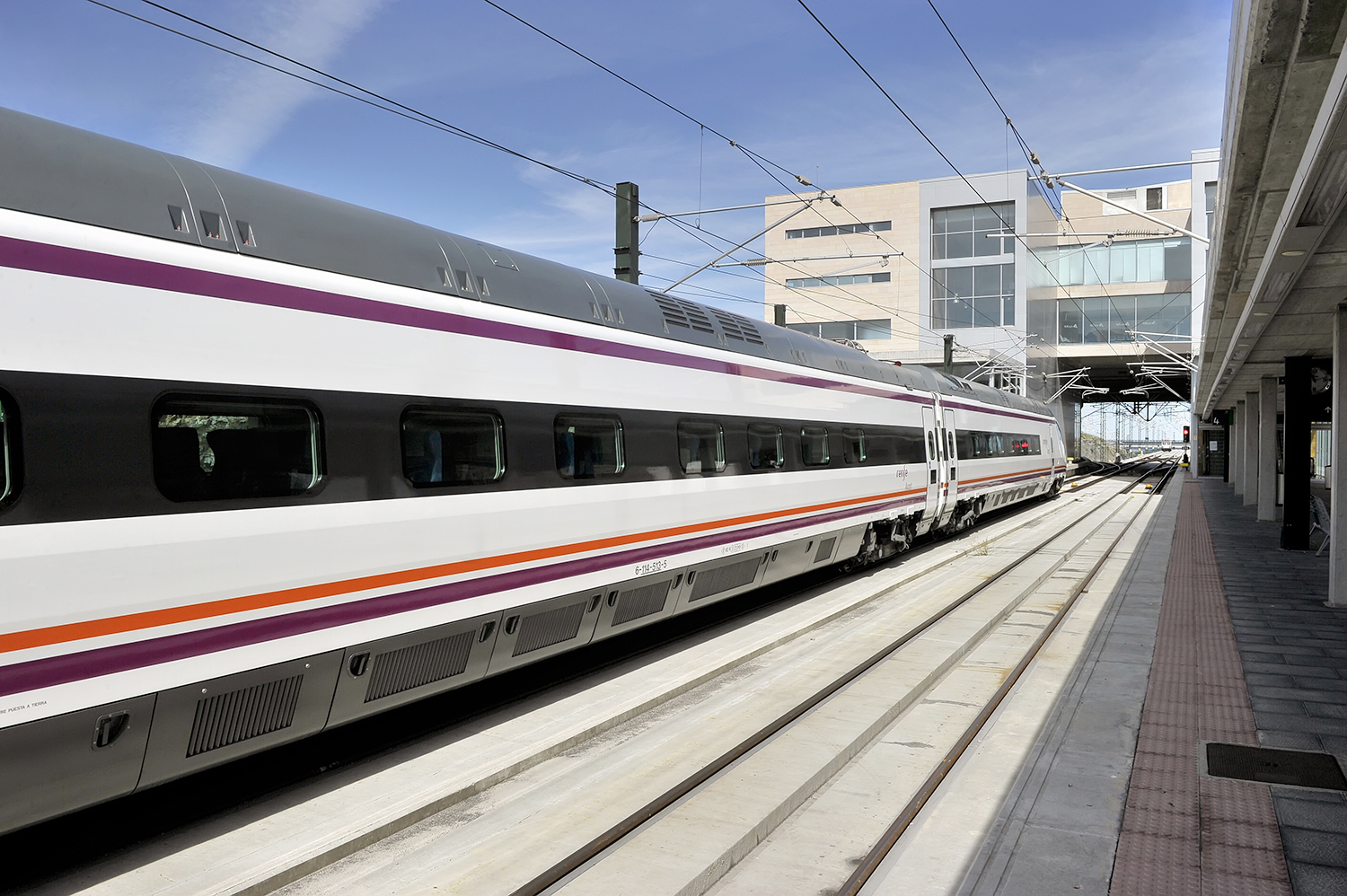 Renfe destaca la incorporación del nuevo Alvia directo a Avilés, de la ...