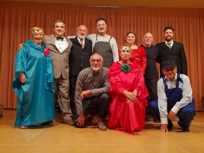 El grupo de Teatro ‘Viento y Marea’ cosechó un éxito rotundo en Cantimpalos.